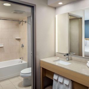 Upper Floors King Room